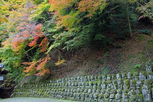 奥嵯峨の紅葉と千二百羅漢～愛宕念仏寺